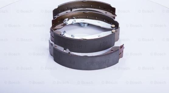 BOSCH 0 986 BB3 534 - Комплект спирачна челюст vvparts.bg