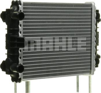 MAHLE CR 913 000P - Радиатор, охлаждане на двигателя vvparts.bg