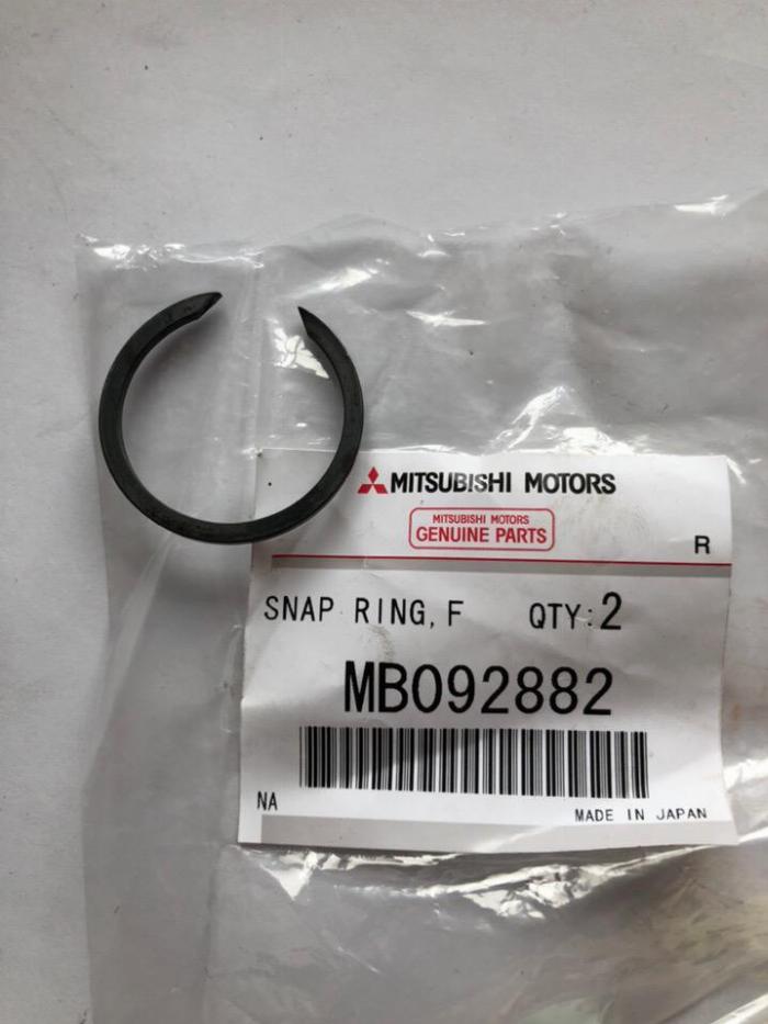 Mitsubishi MB092882 - Комплект колесен лагер vvparts.bg