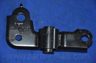 Parts-Mall CM-K701 - Тампон, носач vvparts.bg