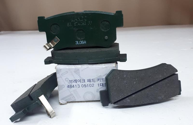 Ssangyong 4841305102 - Комплект спирачно феродо, дискови спирачки vvparts.bg