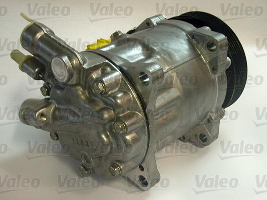 Valeo 813713 - Компресор, климатизация vvparts.bg