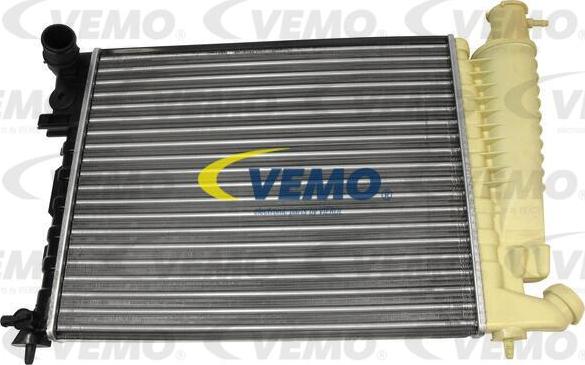 Vemo V42-60-0001 - Радиатор, охлаждане на двигателя vvparts.bg