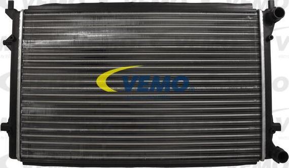 Vemo V15-60-5049 - Радиатор, охлаждане на двигателя vvparts.bg