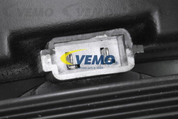 Vemo V25-15-1002 - Компресор, климатизация vvparts.bg