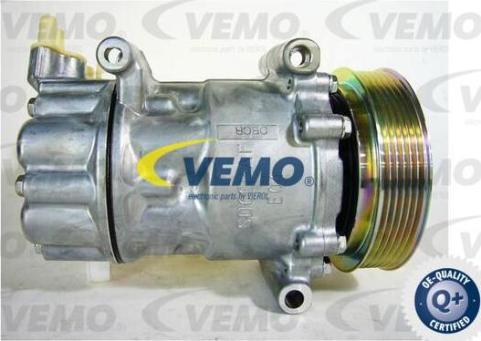 Vemo V22-15-0010 - Компресор, климатизация vvparts.bg